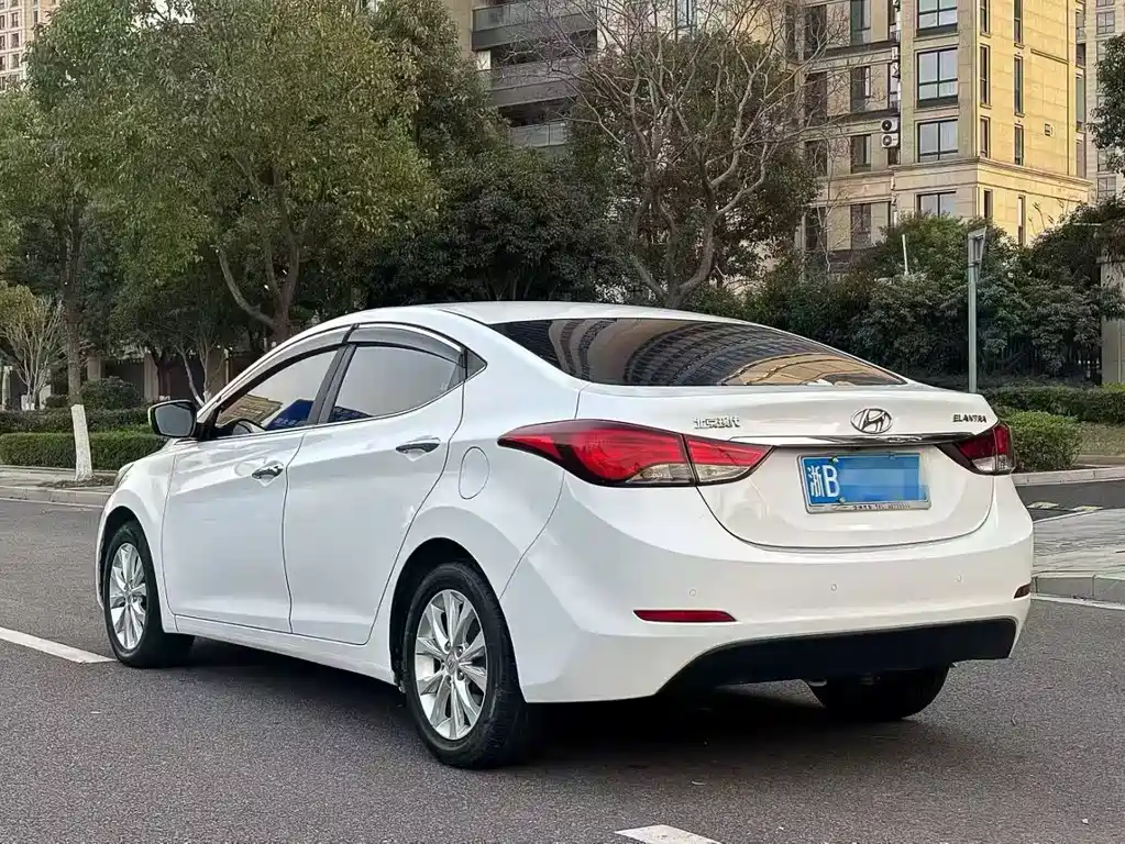 Hyundai Elantra 2016 1.6L Automatic Intelligent Edition 2016 - thumbnail 5