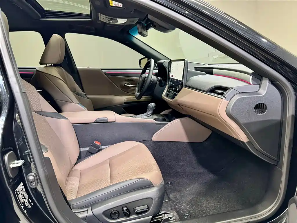 Lexus Lexus ES 2025 200 Premium Edition 2026 - thumbnail 18