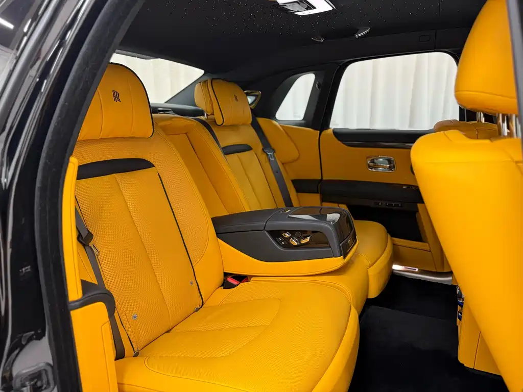 Rolls-Royce Ghost 2022 6.7T Black Badge 2022 - thumbnail 17