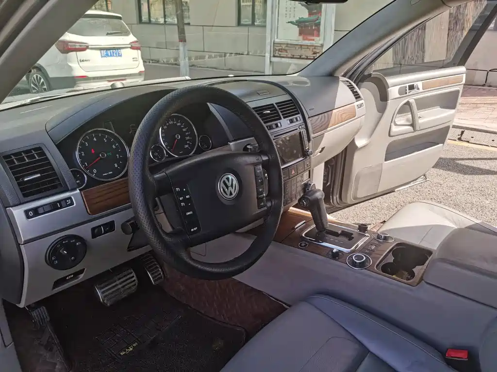 Volkswagen Volkswagen Touareg 2007 4.2L Ultimate Edition 2008 - thumbnail 18