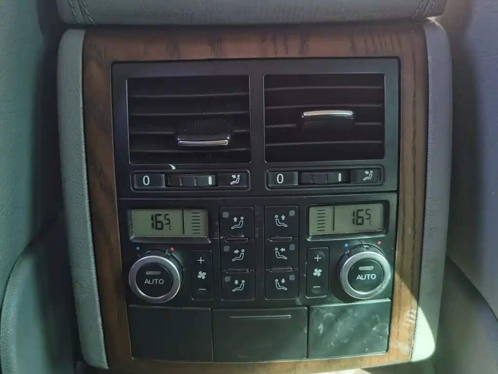 Volkswagen Volkswagen Touareg 2007 4.2L Ultimate Edition 2008 - thumbnail 22