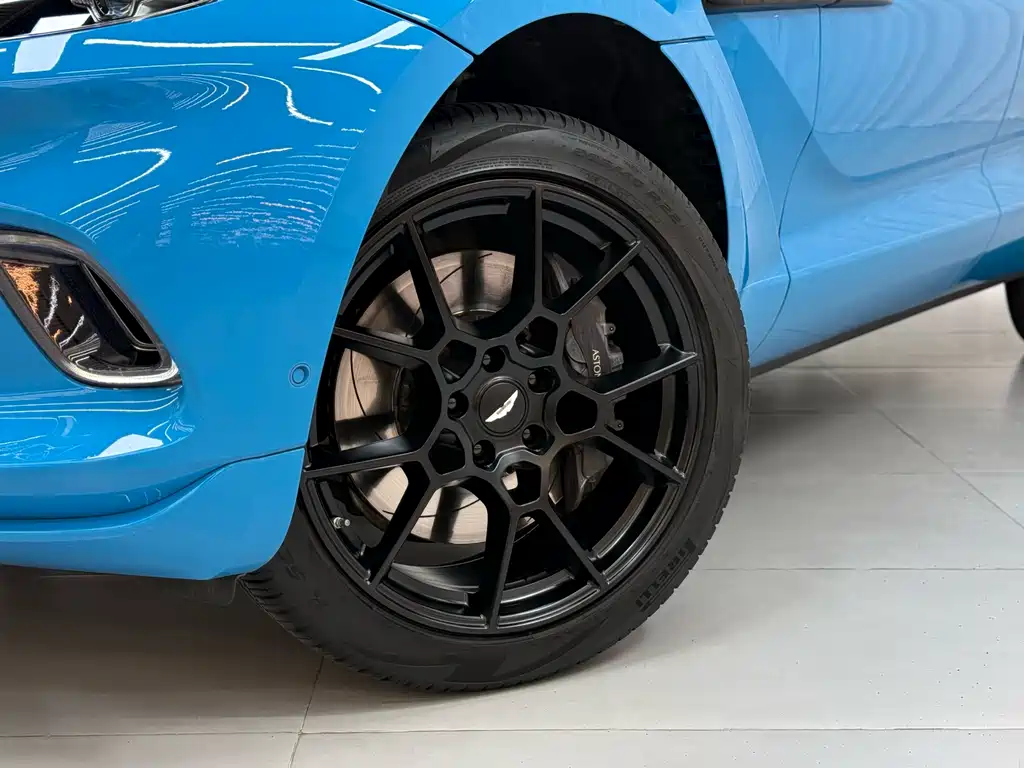 Aston Martin Aston Martin DBX 2022 3.0T Straight-Six 2023 - thumbnail 7