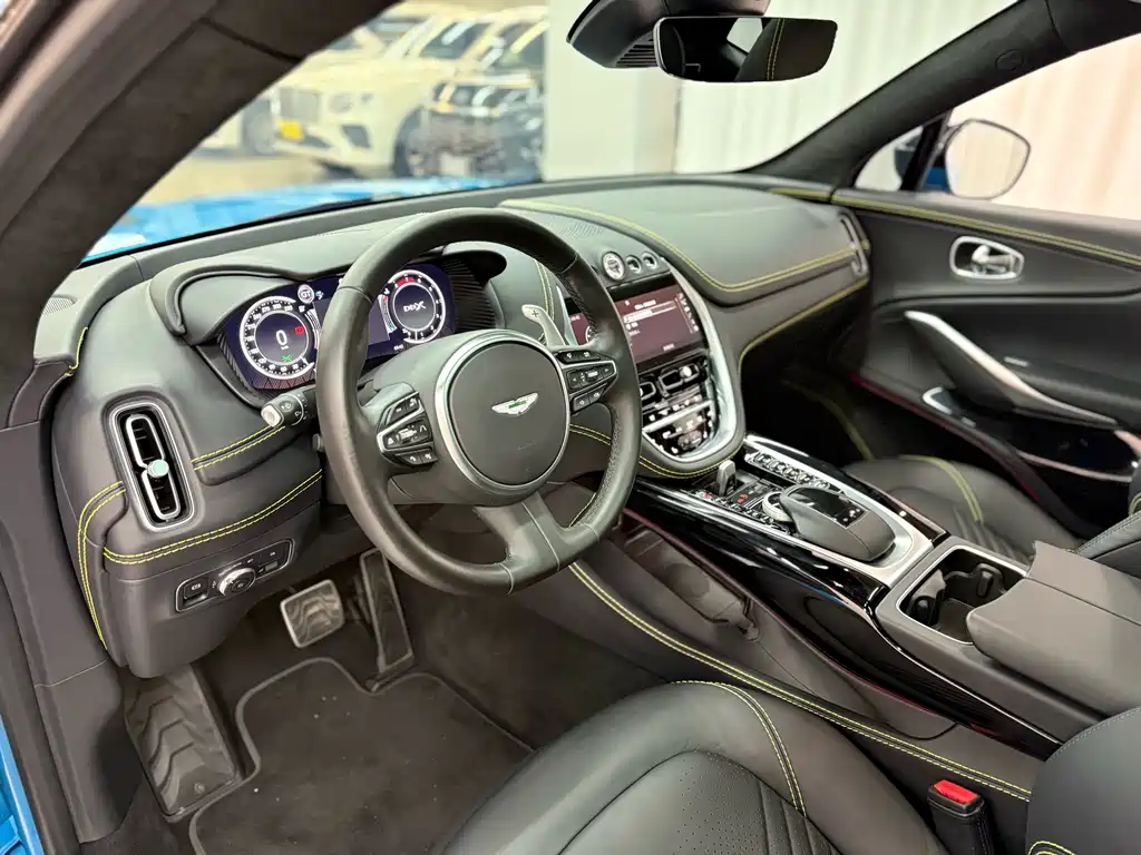 Aston Martin Aston Martin DBX 2022 3.0T Straight-Six 2023 - thumbnail 8