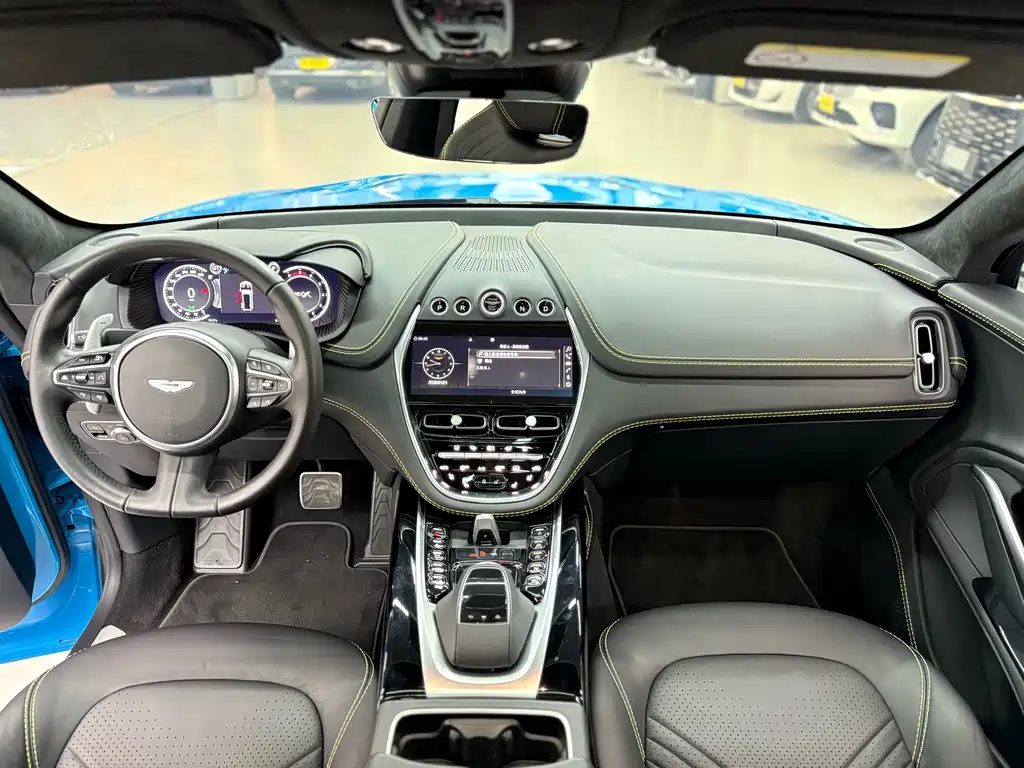 Aston Martin Aston Martin DBX 2022 3.0T Straight-Six 2023 - thumbnail 10