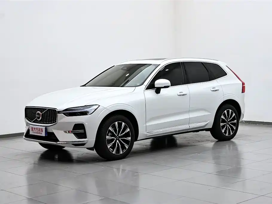 Volvo Volvo XC60 2024 B5 AWD Momentum Luxury Edition 2023 - thumbnail 2