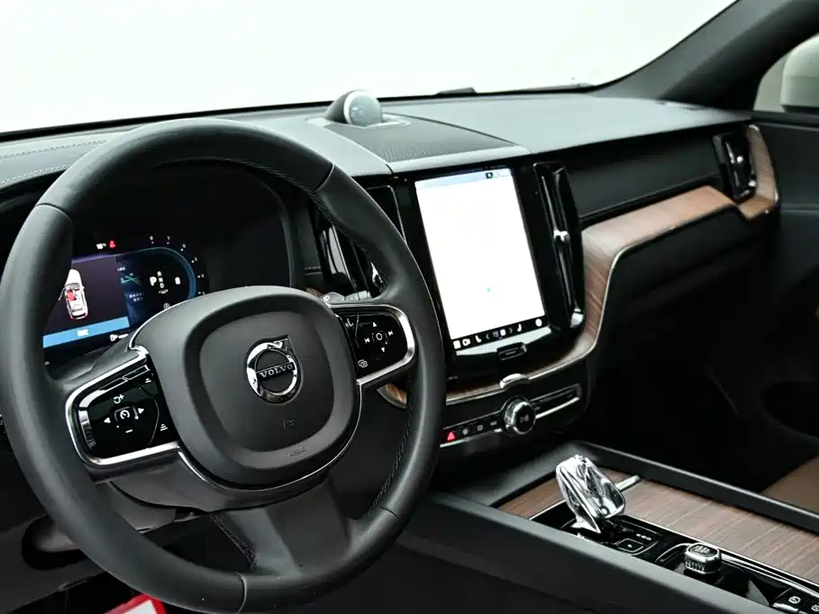 Volvo Volvo XC60 2024 B5 AWD Momentum Luxury Edition 2023 - thumbnail 15