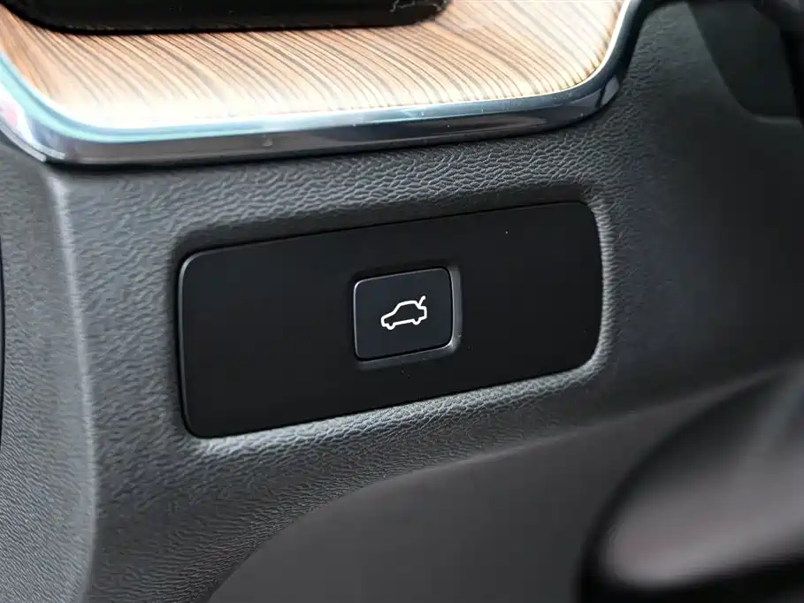 Volvo Volvo XC60 2024 B5 AWD Momentum Luxury Edition 2023 - thumbnail 26