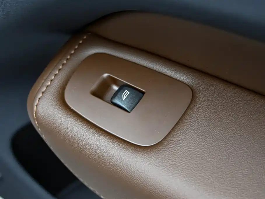 Volvo Volvo XC60 2024 B5 AWD Momentum Luxury Edition 2023 - thumbnail 27