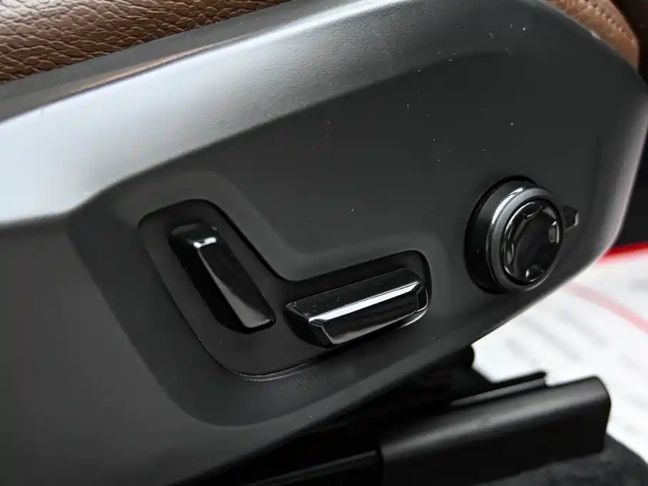 Volvo Volvo XC60 2024 B5 AWD Momentum Luxury Edition 2023 - thumbnail 30