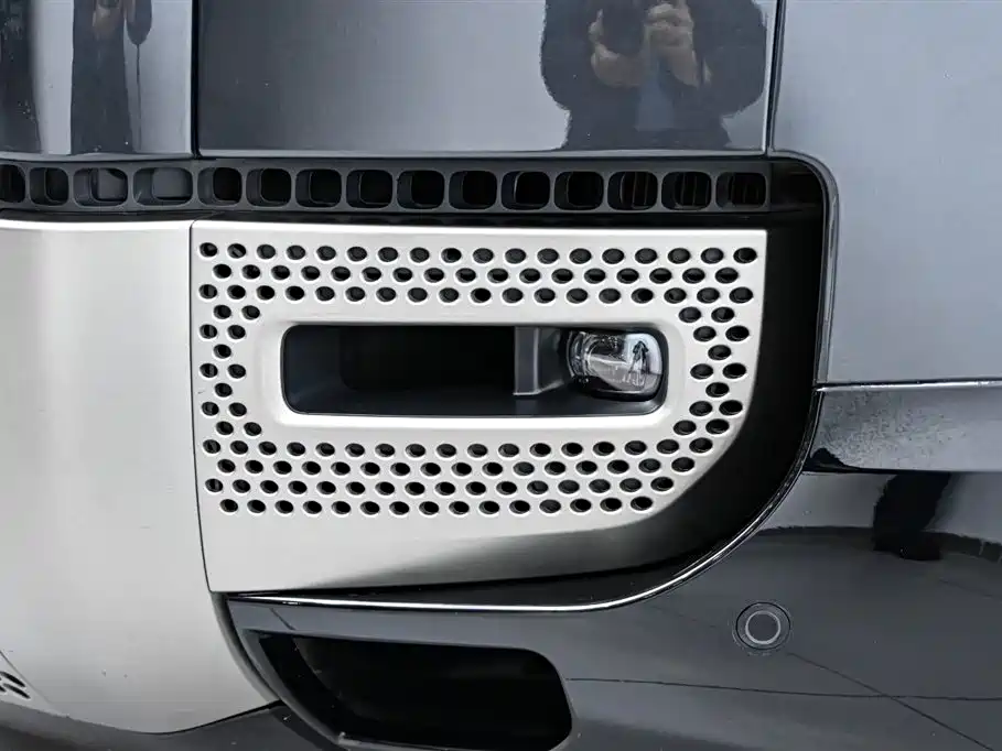 Land Rover Land Rover Defender 2024 110 3.0T P400 X-DYNAMIC HSE 2024 - thumbnail 11