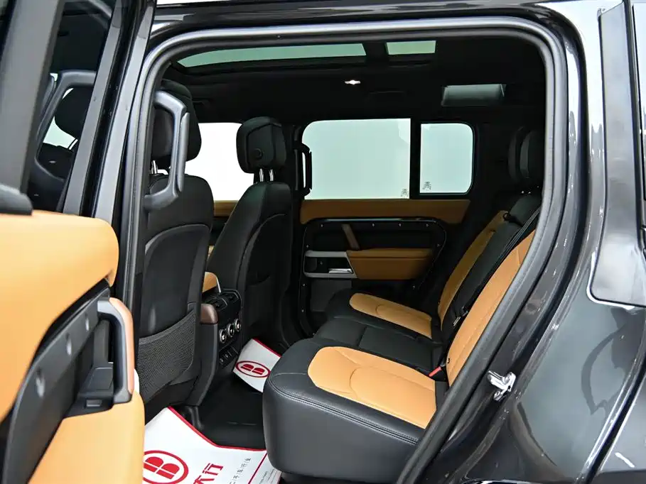 Land Rover Land Rover Defender 2024 110 3.0T P400 X-DYNAMIC HSE 2024 - thumbnail 13
