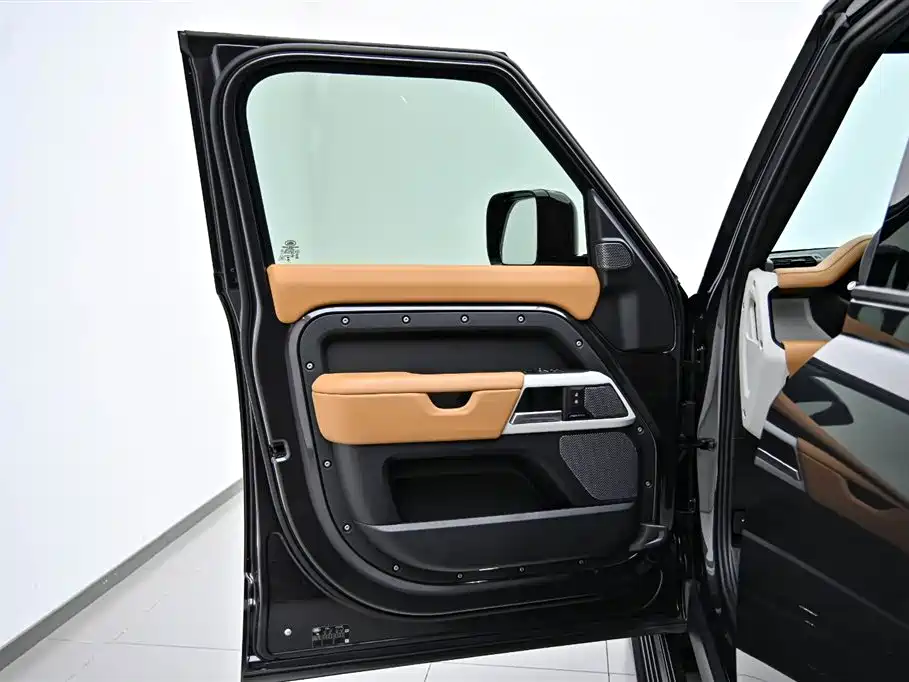 Land Rover Land Rover Defender 2024 110 3.0T P400 X-DYNAMIC HSE 2024 - thumbnail 18