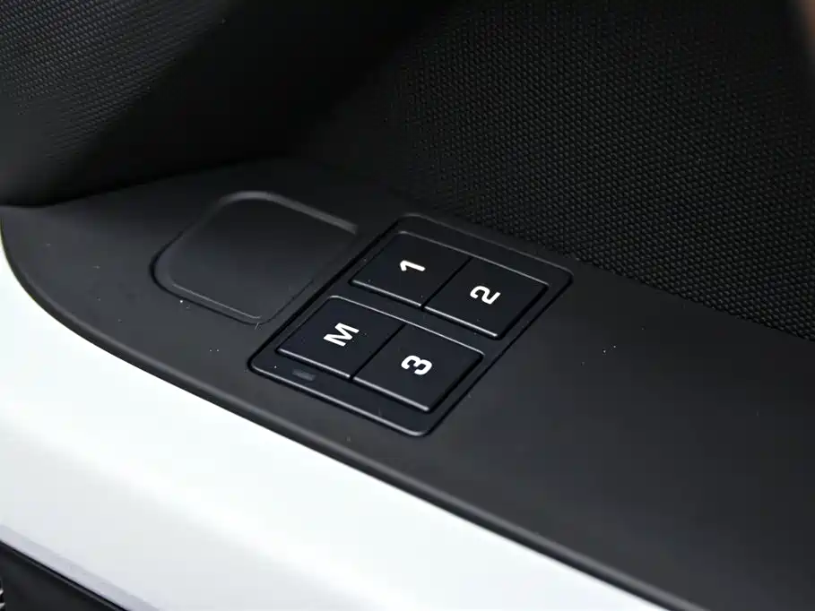 Land Rover Land Rover Defender 2024 110 3.0T P400 X-DYNAMIC HSE 2024 - thumbnail 30