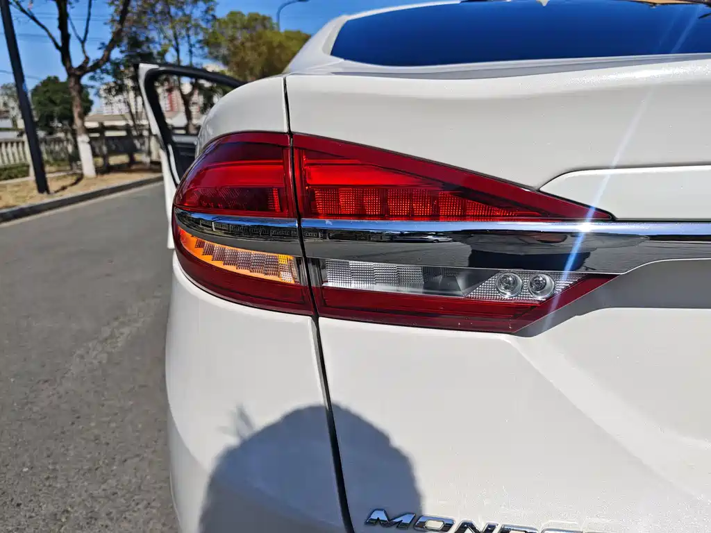 Ford Mondeo 2017 EcoBoost 180 Trend 2017 - thumbnail 17