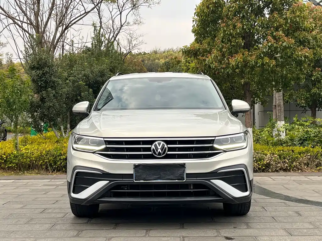 Volkswagen Tiguan L 2022 330TSI Automatic 2WD Comfort Edition 2021 - thumbnail 2