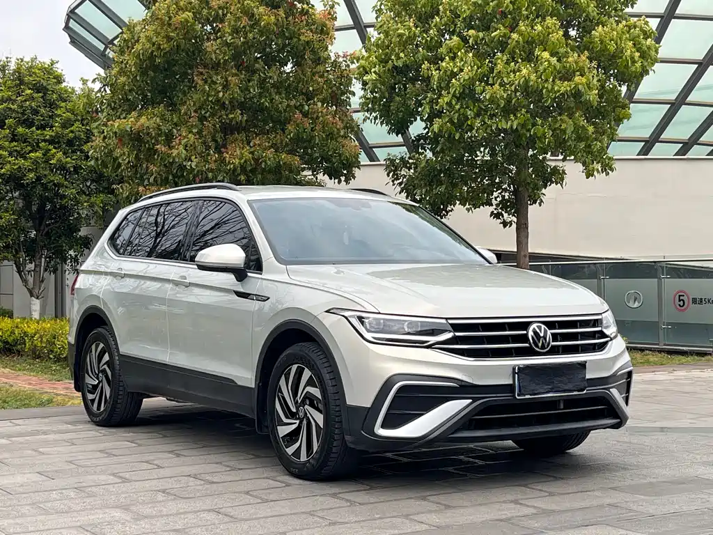 Volkswagen Tiguan L 2022 330TSI Automatic 2WD Comfort Edition 2021 - thumbnail 3