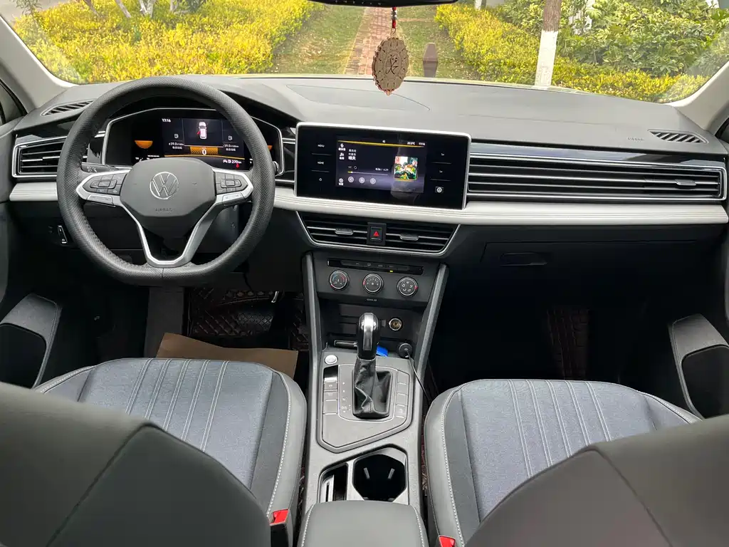 Volkswagen Tiguan L 2022 330TSI Automatic 2WD Comfort Edition 2021 - thumbnail 6