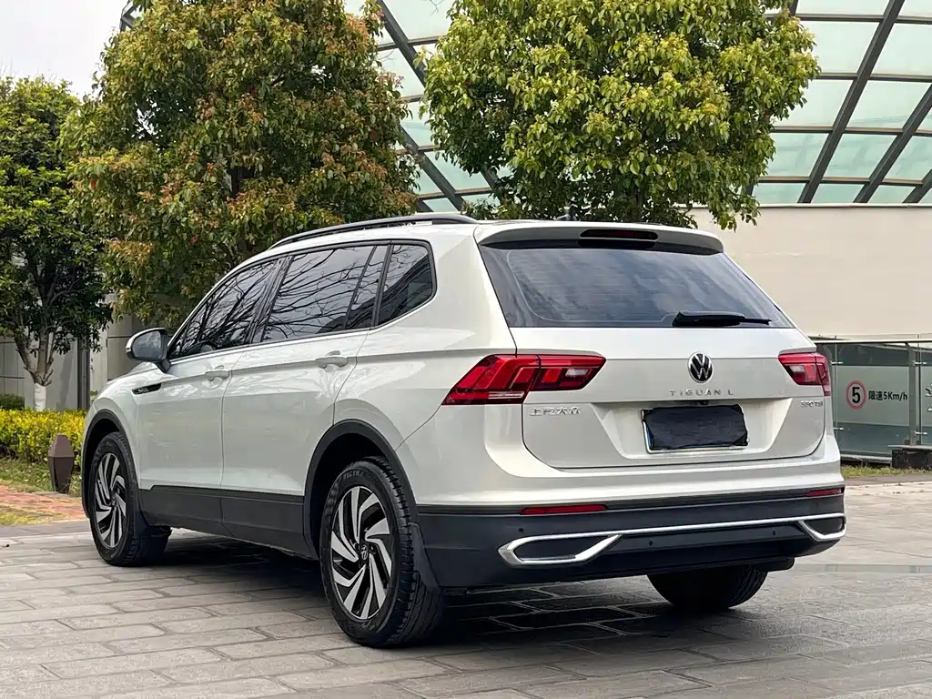 Volkswagen Tiguan L 2022 330TSI Automatic 2WD Comfort Edition 2021 - thumbnail 9