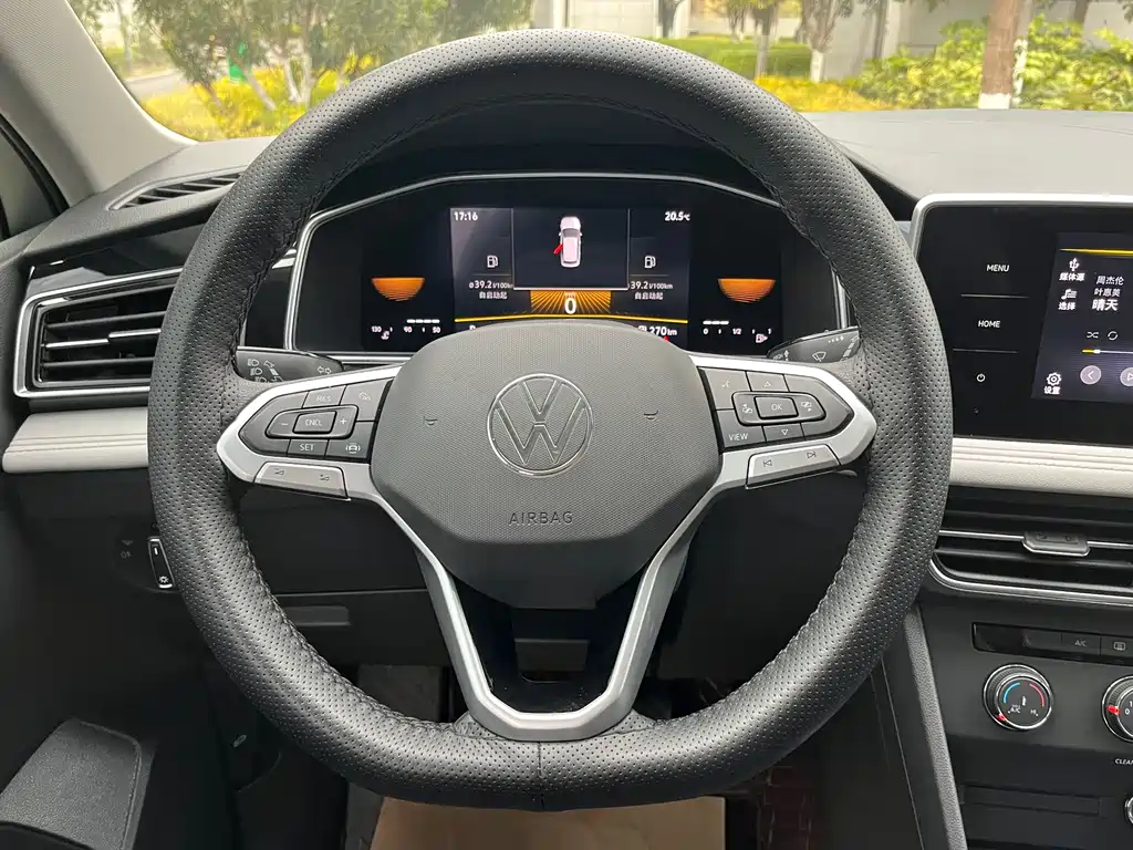 Volkswagen Tiguan L 2022 330TSI Automatic 2WD Comfort Edition 2021 - thumbnail 10