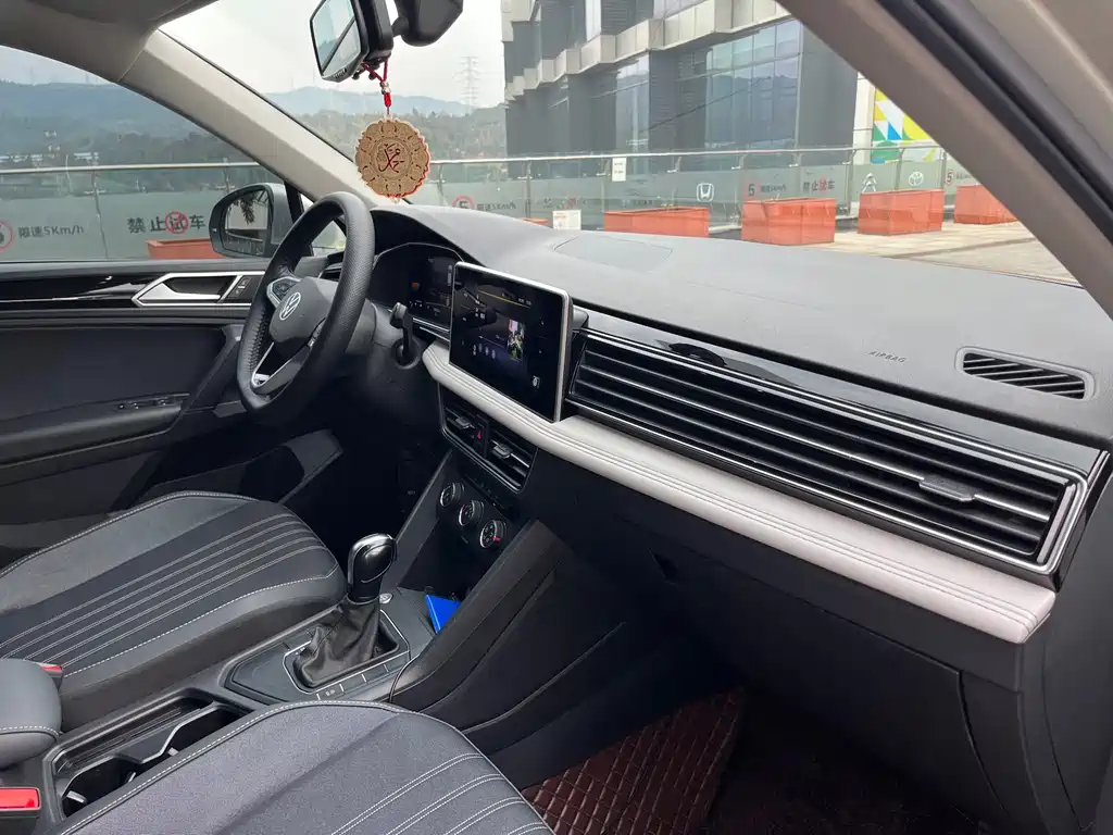 Volkswagen Tiguan L 2022 330TSI Automatic 2WD Comfort Edition 2021 - thumbnail 21