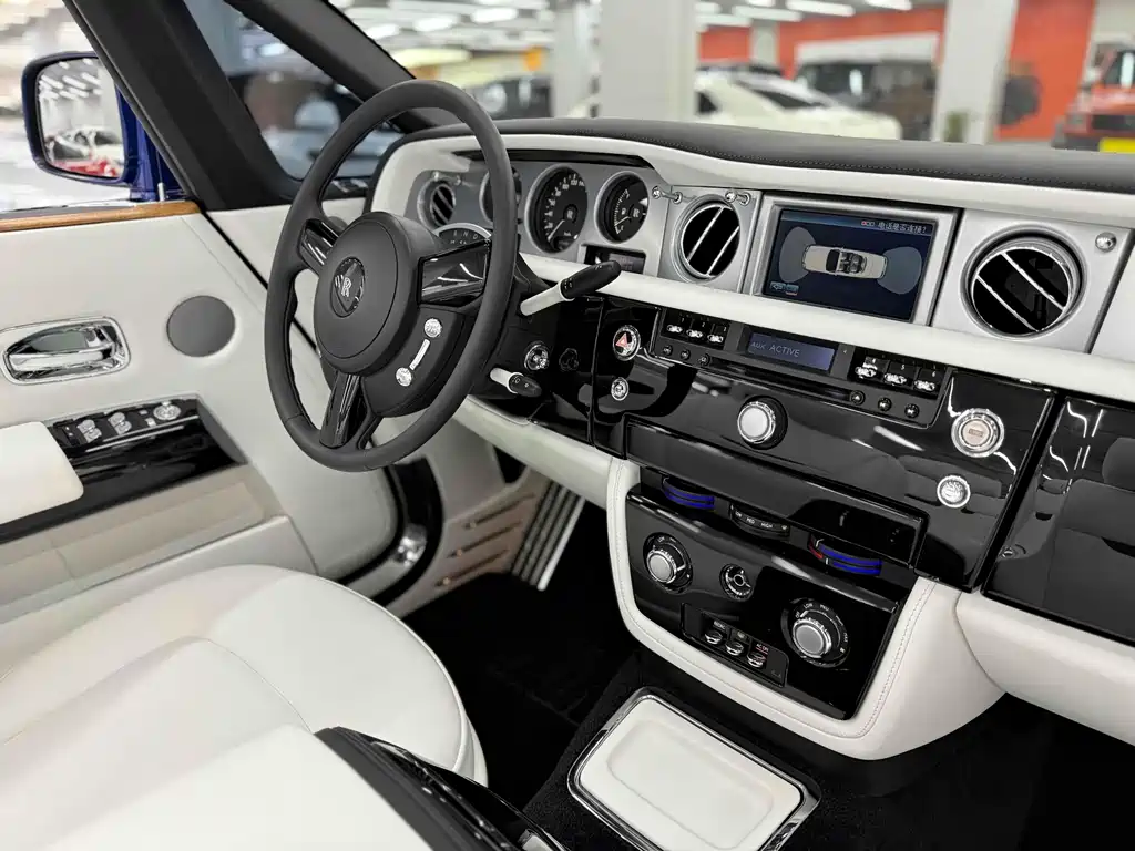 Rolls-Royce Phantom 2007 6.7L Soft-Top Convertible 2012 - thumbnail 17