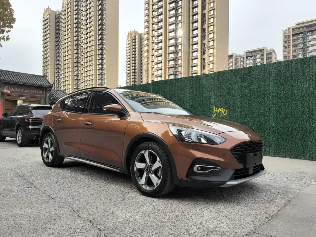 Ford Ford Focus Active 2020 EcoBoost 180 Automatic Trend Edition 2019 - thumbnail 3