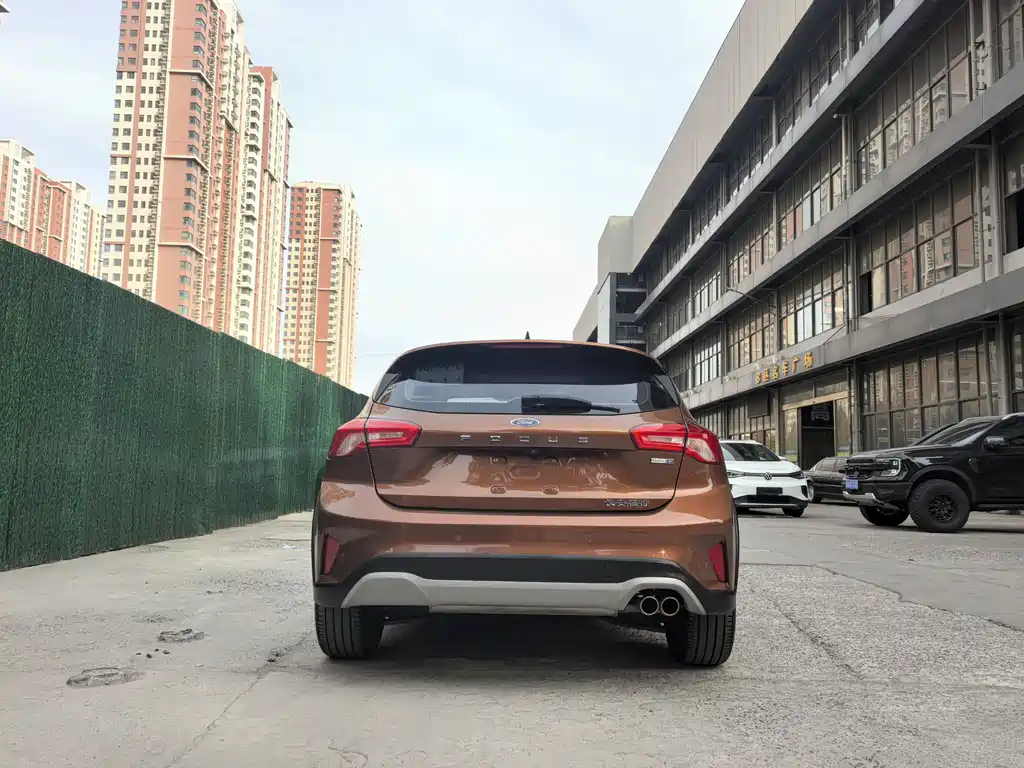 Ford Ford Focus Active 2020 EcoBoost 180 Automatic Trend Edition 2019 - thumbnail 5