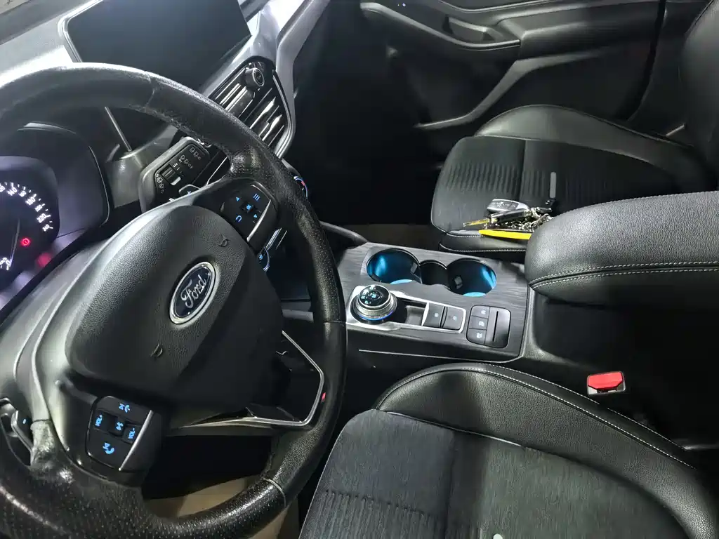Ford Ford Focus Active 2020 EcoBoost 180 Automatic Trend Edition 2019 - thumbnail 14