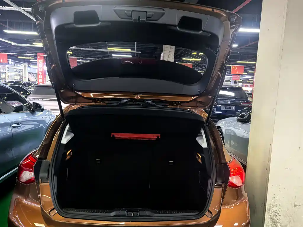 Ford Ford Focus Active 2020 EcoBoost 180 Automatic Trend Edition 2019 - thumbnail 16