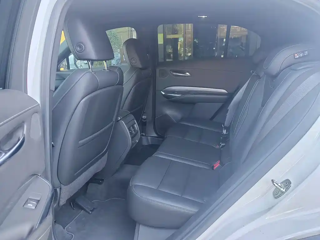 Cadillac Cadillac XT4 2024 28T FWD Luxury 2025 - thumbnail 10
