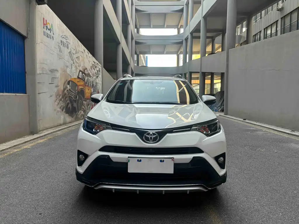 Toyota RAV4 2018 2.0L CVT 2WD Fashion X Edition 2018 - thumbnail 3