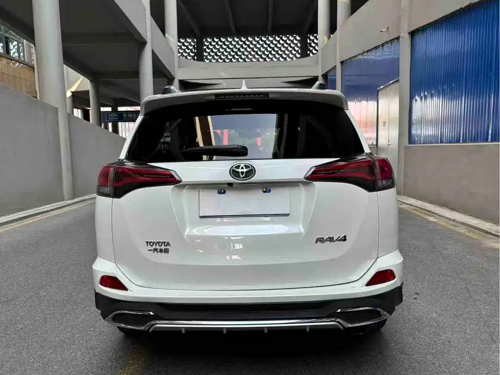 Toyota RAV4 2018 2.0L CVT 2WD Fashion X Edition 2018 - thumbnail 5