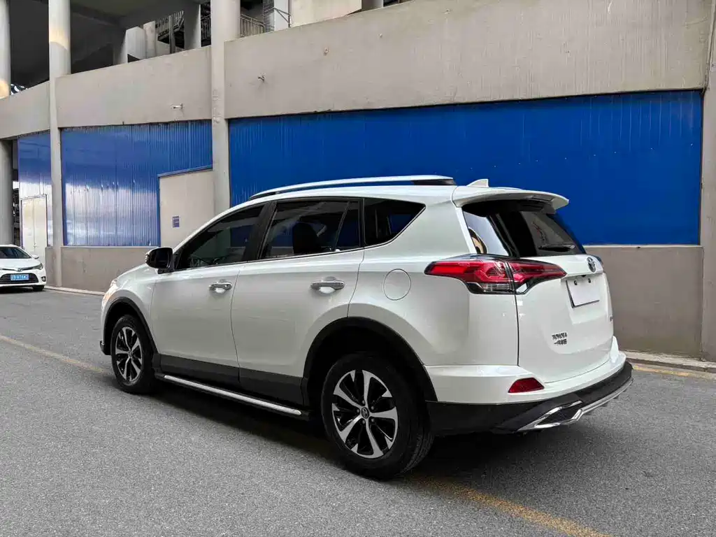 Toyota RAV4 2018 2.0L CVT 2WD Fashion X Edition 2018 - thumbnail 6