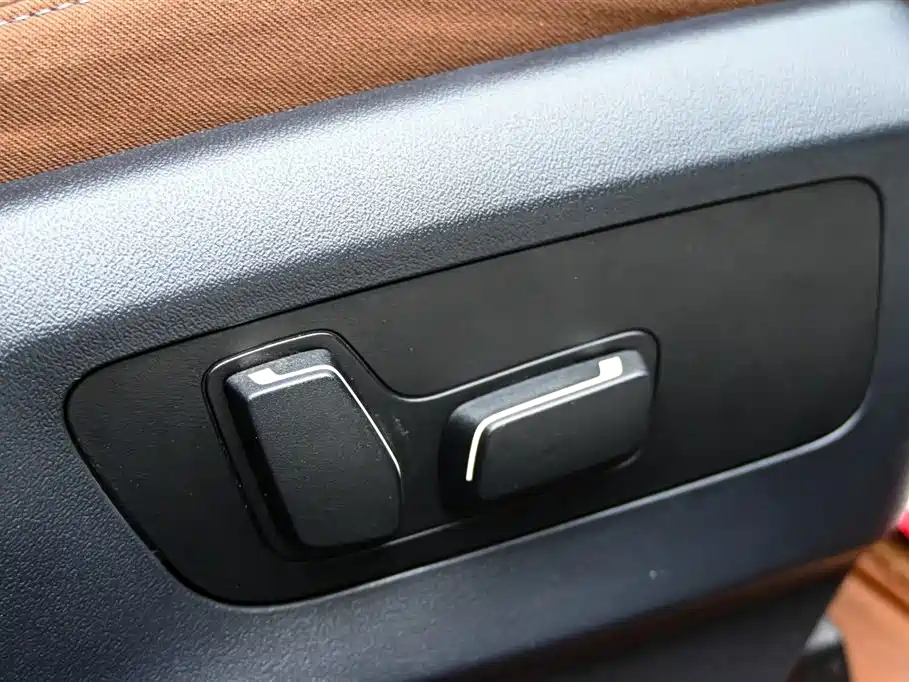BMW BMW 5 Series 2024 530Li Leading Model M Sport Package 2024 - thumbnail 27