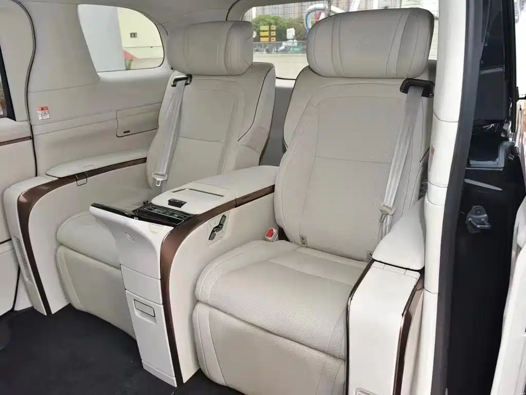 Lexus Lexus LM 350h Executive Four-Seat Version 2025 Model 2026 - thumbnail 5