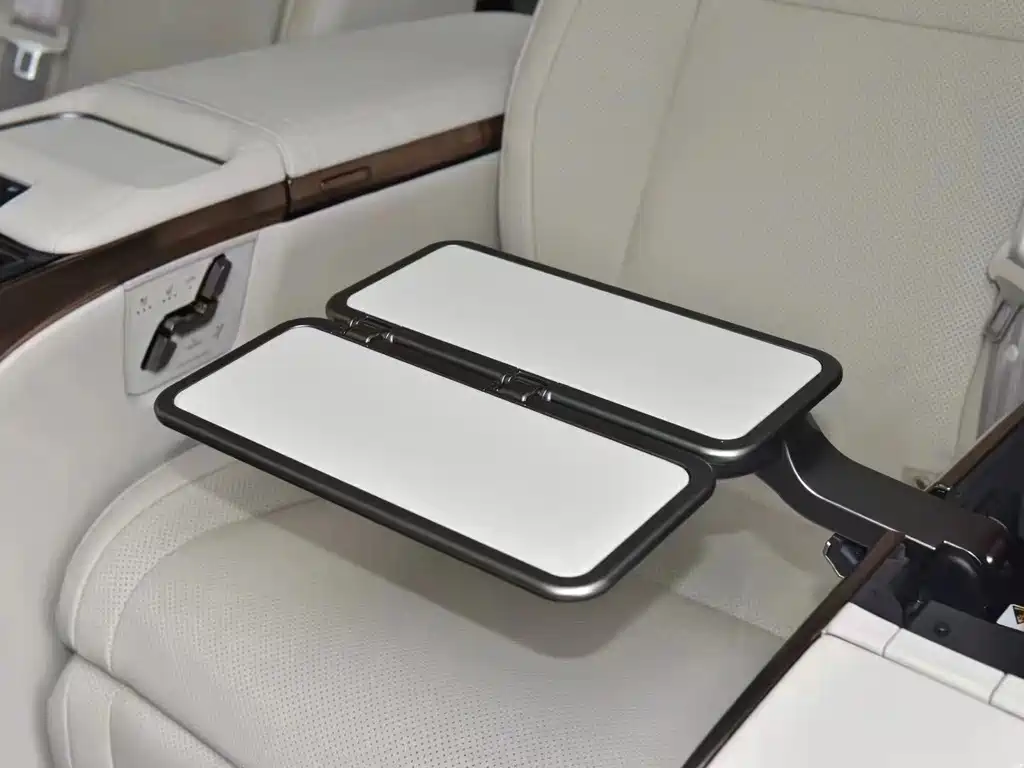 Lexus Lexus LM 350h Executive Four-Seat Version 2025 Model 2026 - thumbnail 6