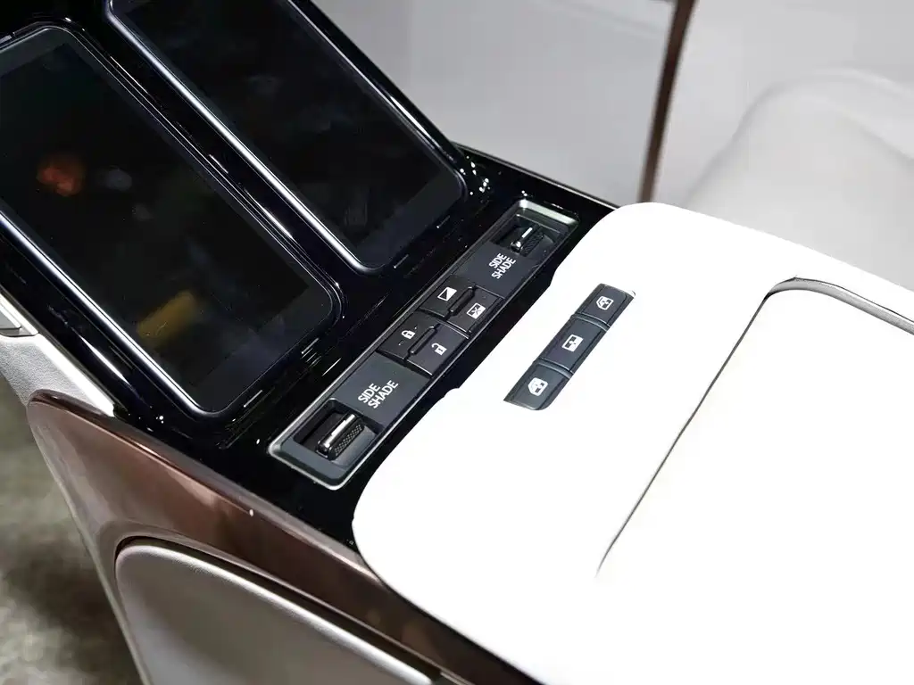 Lexus Lexus LM 350h Executive Four-Seat Version 2025 Model 2026 - thumbnail 9