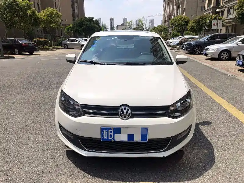 Volkswagen Volkswagen Polo 2011 1.6L Automatic Comfort Version 2012