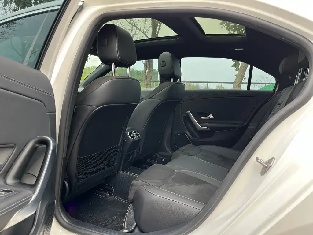 Mercedes-Benz Mercedes-Benz A-Class 2021 A 200 L Sport Sedan Fashion Edition 2021 - thumbnail 5