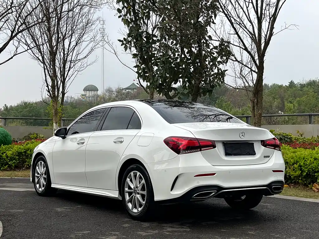 Mercedes-Benz Mercedes-Benz A-Class 2021 A 200 L Sport Sedan Fashion Edition 2021 - thumbnail 9