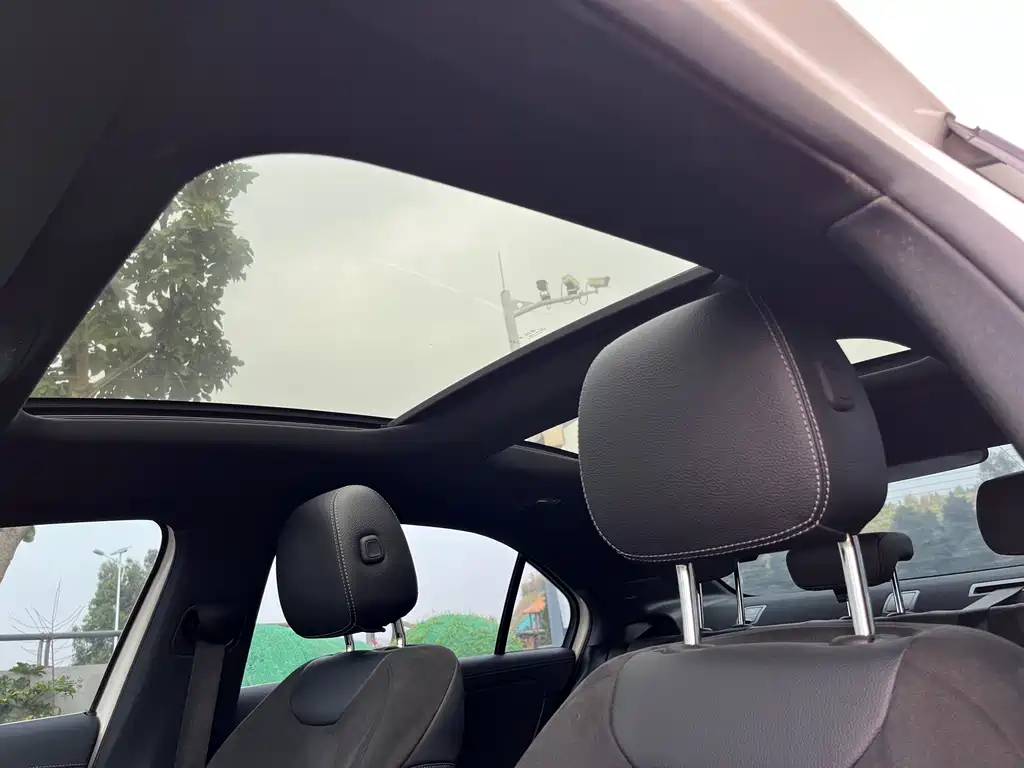 Mercedes-Benz Mercedes-Benz A-Class 2021 A 200 L Sport Sedan Fashion Edition 2021 - thumbnail 14