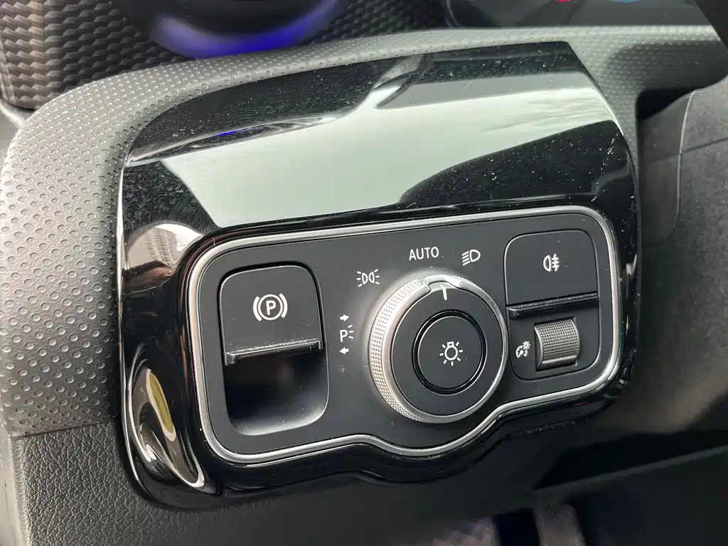 Mercedes-Benz Mercedes-Benz A-Class 2021 A 200 L Sport Sedan Fashion Edition 2021 - thumbnail 16