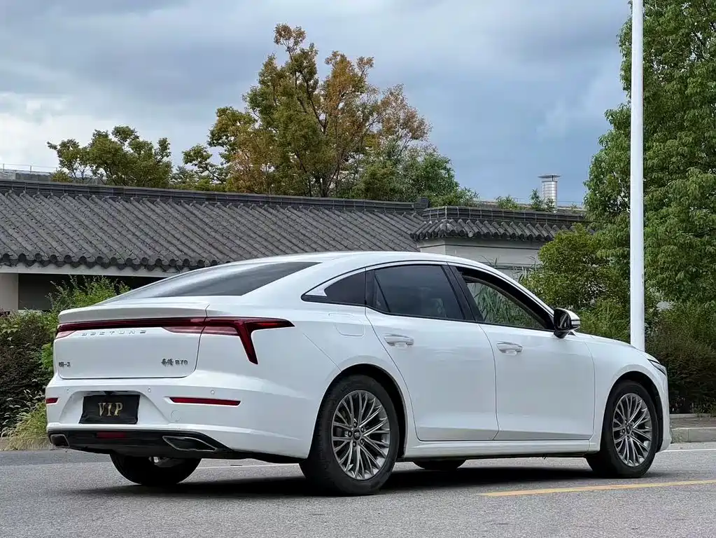 Bestune Bestune B70 2022 Model Year Third Generation 1.5T Automatic Premium Edition 2023 - thumbnail 5