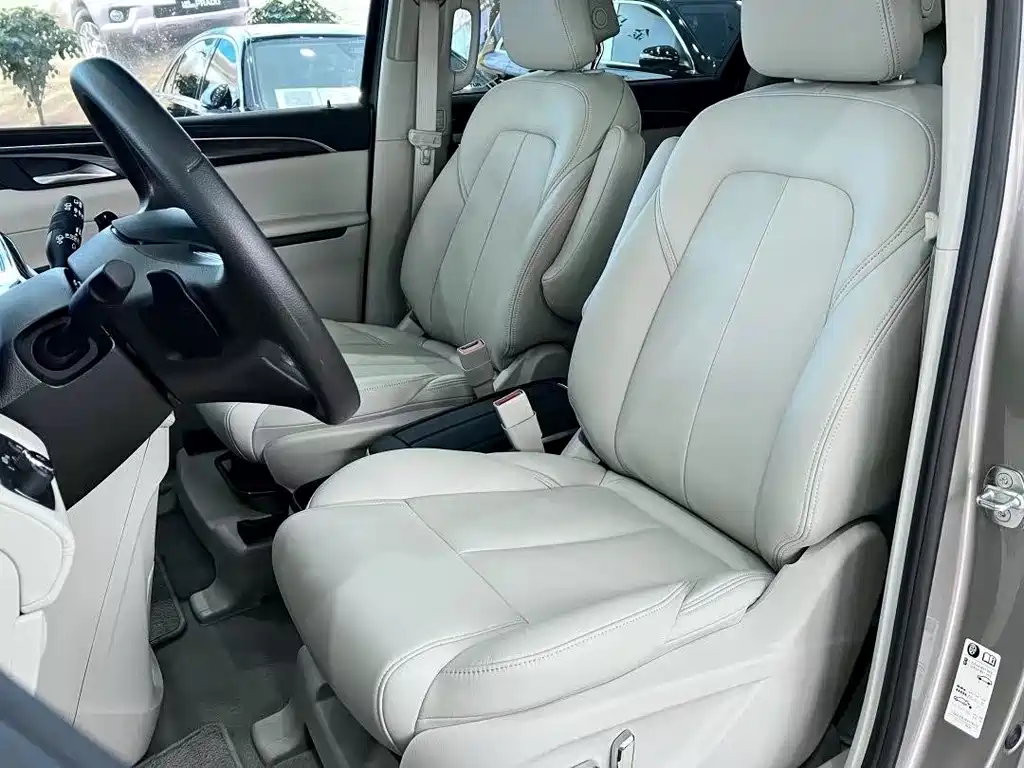 Buick Buick GL8 2023 ES Landmark Comfort 2024 - thumbnail 5