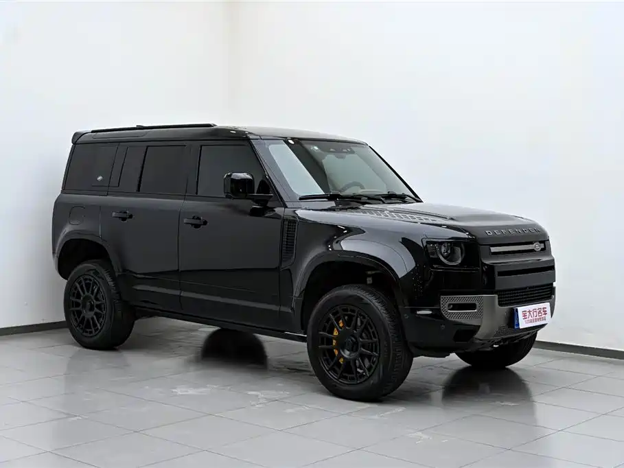 Land Rover Land Rover Defender 2024 110 3.0T P400 X-DYNAMIC HSE 2024 - thumbnail 4