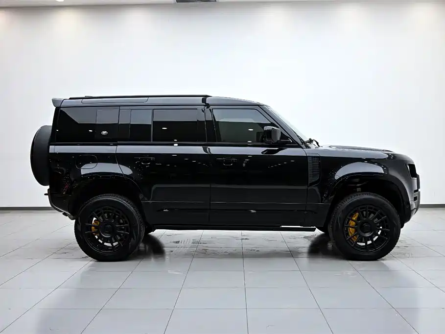 Land Rover Land Rover Defender 2024 110 3.0T P400 X-DYNAMIC HSE 2024 - thumbnail 6