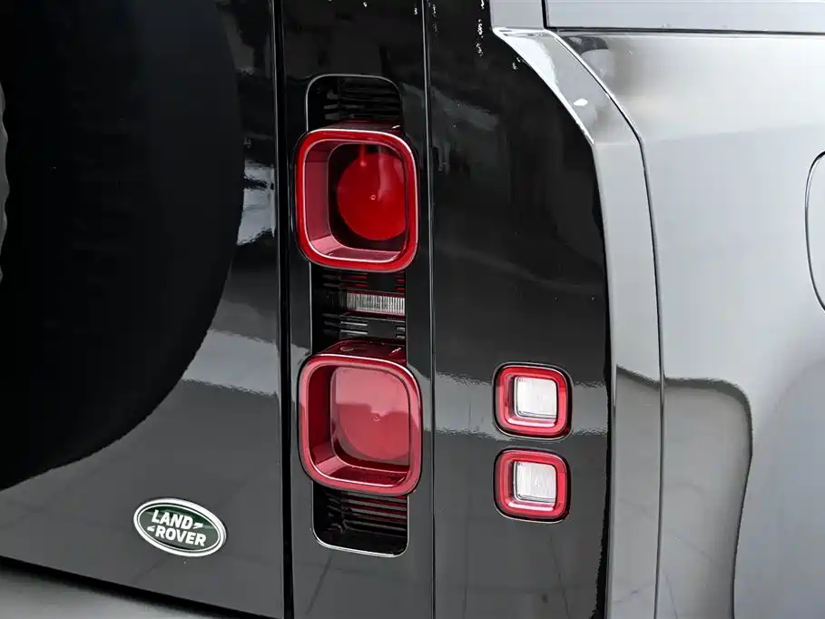 Land Rover Land Rover Defender 2024 110 3.0T P400 X-DYNAMIC HSE 2024 - thumbnail 11