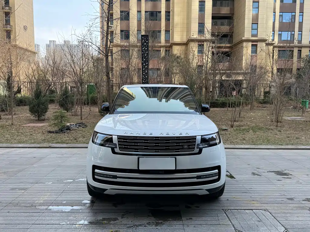 Land Rover Range Rover 2023 3.0 L6 400PS Vogue Long Wheelbase 2022 - thumbnail 3