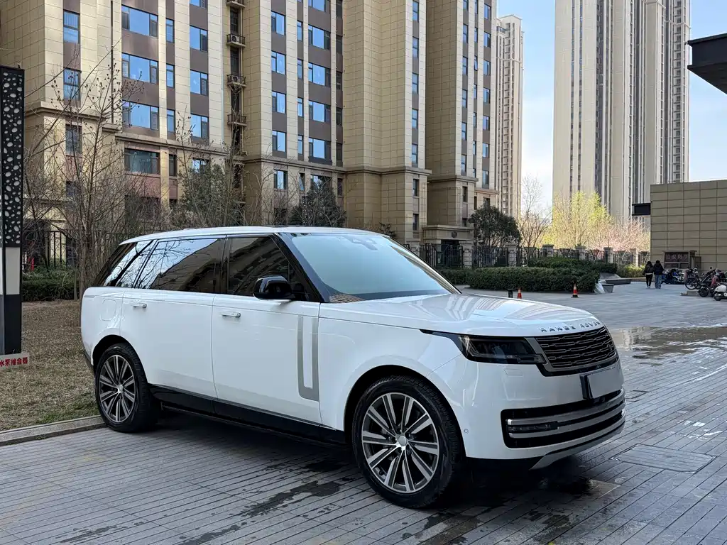 Land Rover Range Rover 2023 3.0 L6 400PS Vogue Long Wheelbase 2022 - thumbnail 4