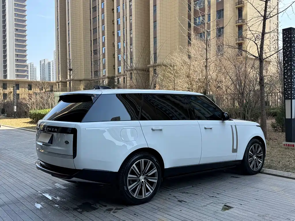 Land Rover Range Rover 2023 3.0 L6 400PS Vogue Long Wheelbase 2022 - thumbnail 7